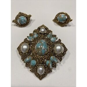 Vintage Sarah Coventry Faux Pearl, Turquoise, Brooch And Earrings Set Signed EUC